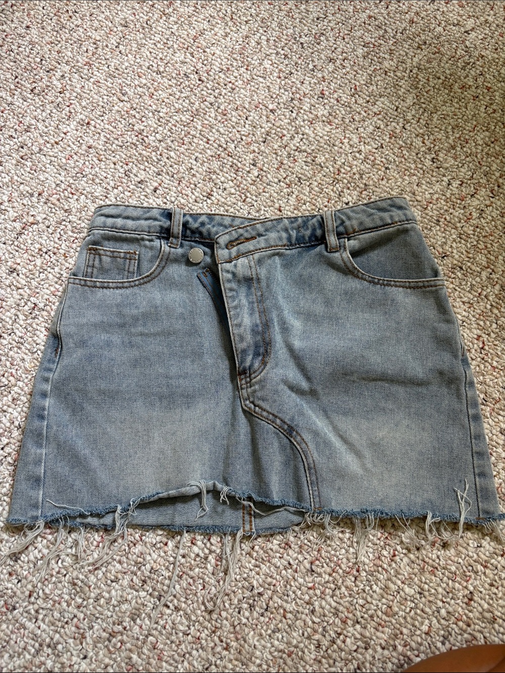 SHEIN Light Blue Denim Mini Skirt with Frayed Hem